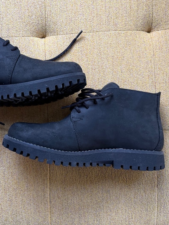 Mens Timberland Chukka Boots, nubuck black leather, 8W main image 4